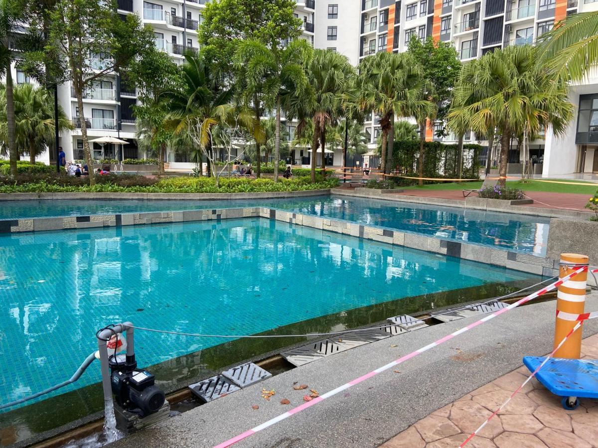 De Lavelle Suites @ Timur Bay Seafront Residence Kuantan Esterno foto