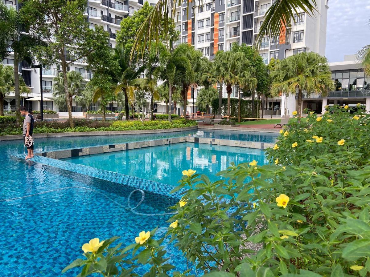 De Lavelle Suites @ Timur Bay Seafront Residence Kuantan Esterno foto