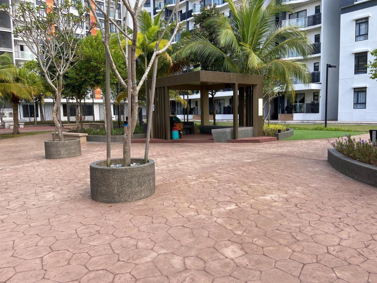 De Lavelle Suites @ Timur Bay Seafront Residence Kuantan Esterno foto